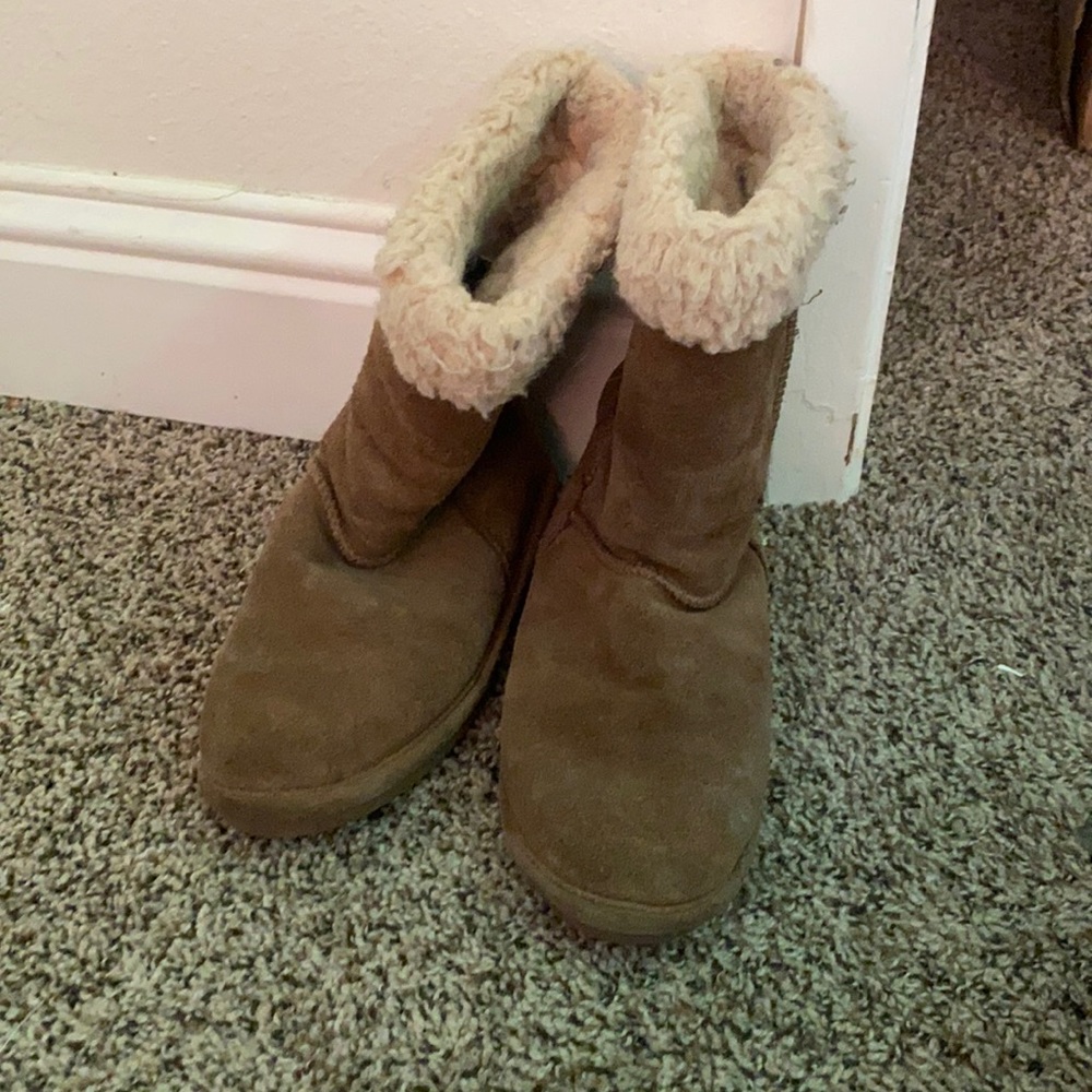 Brown boots